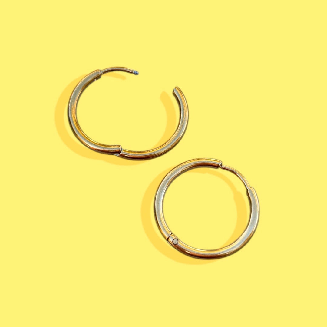 Aros dorados 2cm - Annie's Fingers