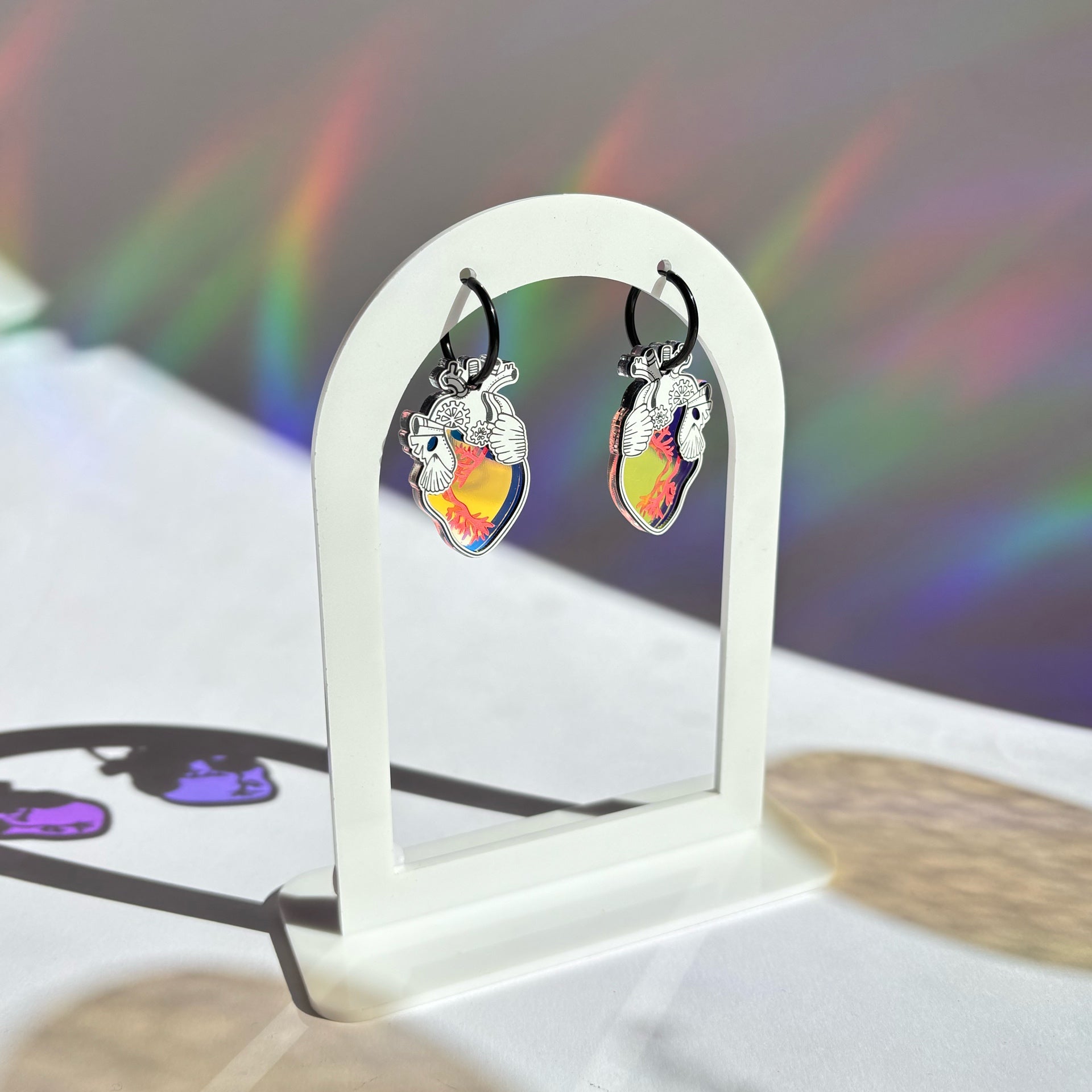 Corazones iridiscentes con rojo