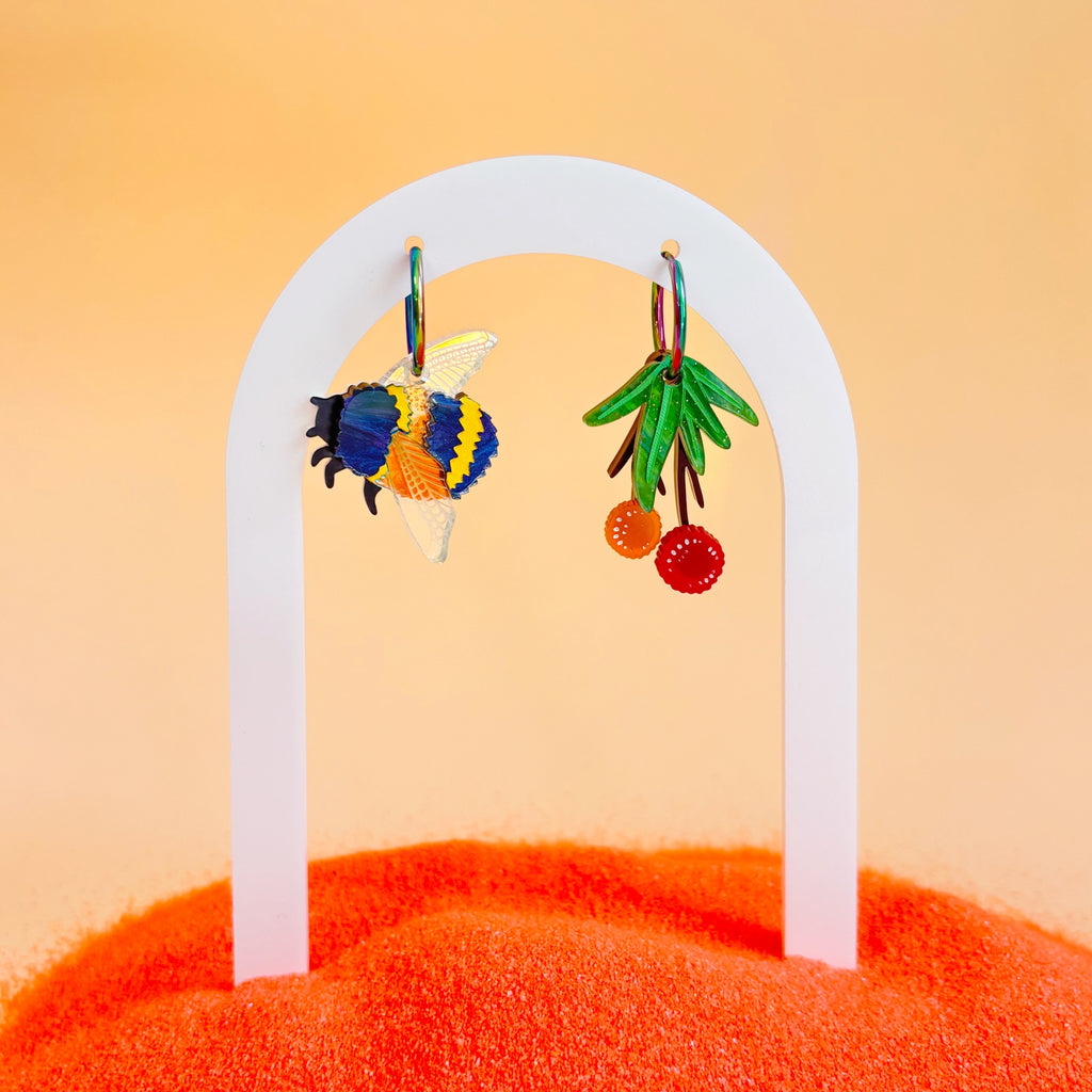 Abeja y madroño