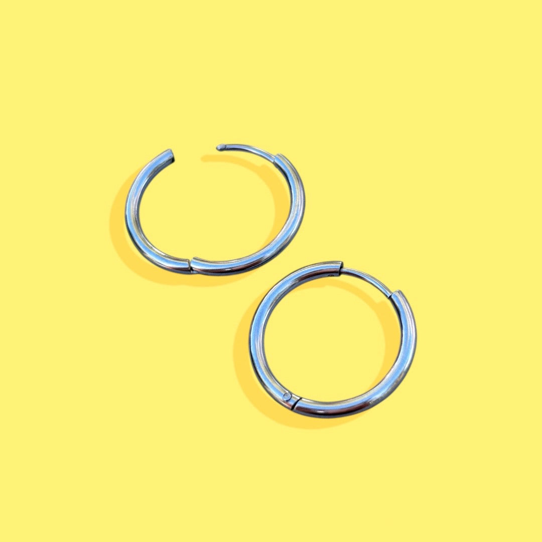 Aros plateados 2cm - Annie's Fingers