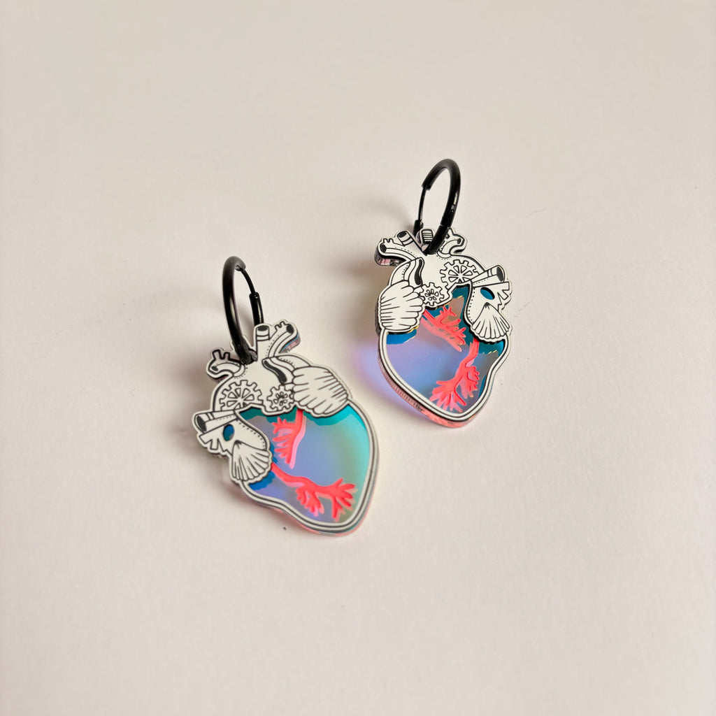 Corazones iridiscentes con rojo