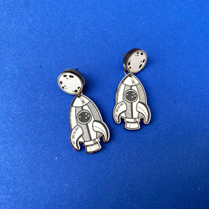 Rocket and moon earrings - Annie's Fingers