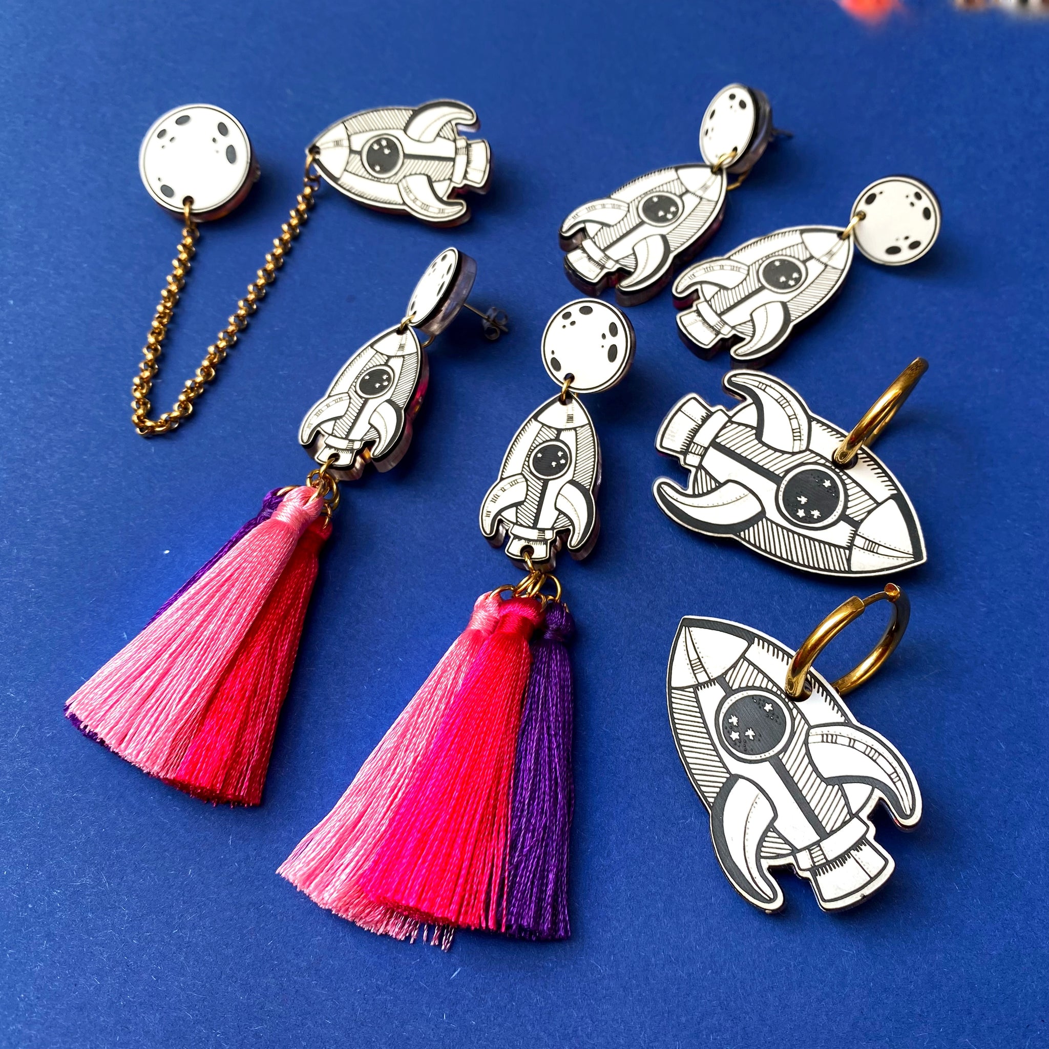 Rocket and moon earrings - Annie's Fingers